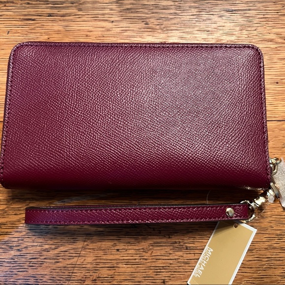 Michael Kors Phone Case Wallet - Picture 2 of 8